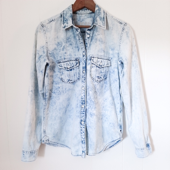 GAP Tops - GAP acid wash denim Cloud Puff shirt jacket XS